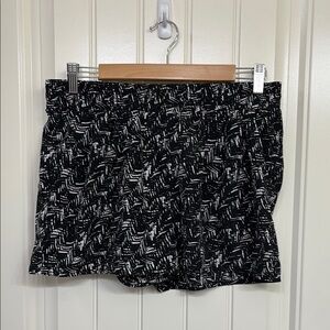 a.n.a. Black and White Patterned Shorts